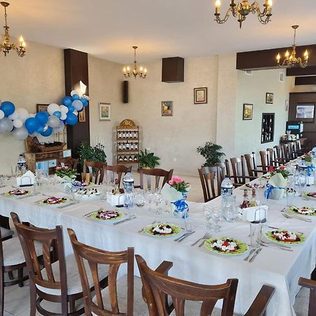 Family Hotel Bela Tryavna Eksteriør billede