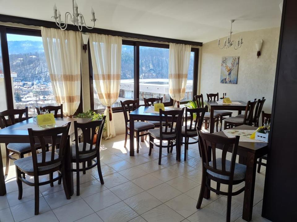 Family Hotel Bela Tryavna Eksteriør billede
