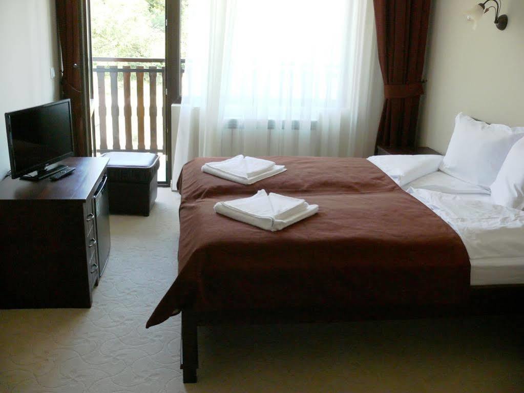 Family Hotel Bela Tryavna Eksteriør billede